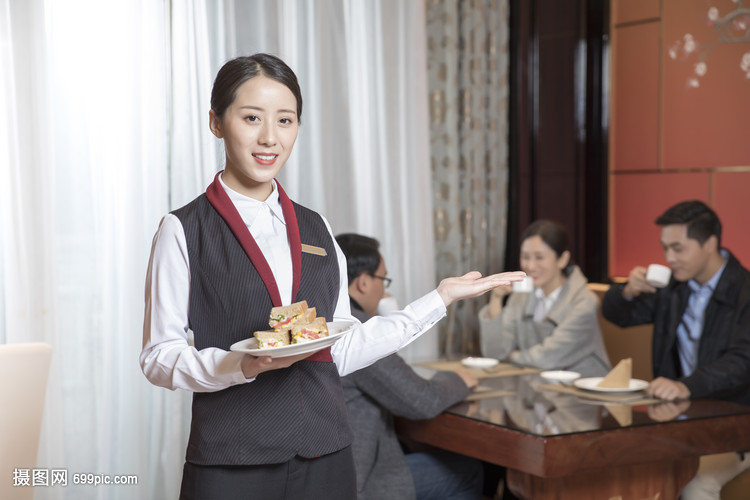 酒店服務(wù)員送餐服務(wù)