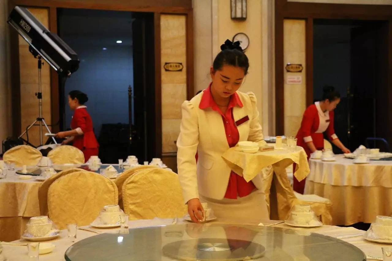 阿拉善大酒店餐飲部第十屆服務技能大賽